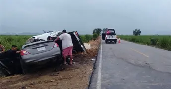 Aparatoso choque deja tres heridos en la Valles-Naranjo