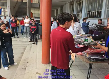 Fundación Ciudad Maderas entrega apoyos en el marco del Día del Estudiante en SLP Fundación Ciudad Maderas entrega apoyos en el marco del Día del Estudiante en SLP