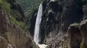 Luce la cascada de Tamul en todo su esplendor