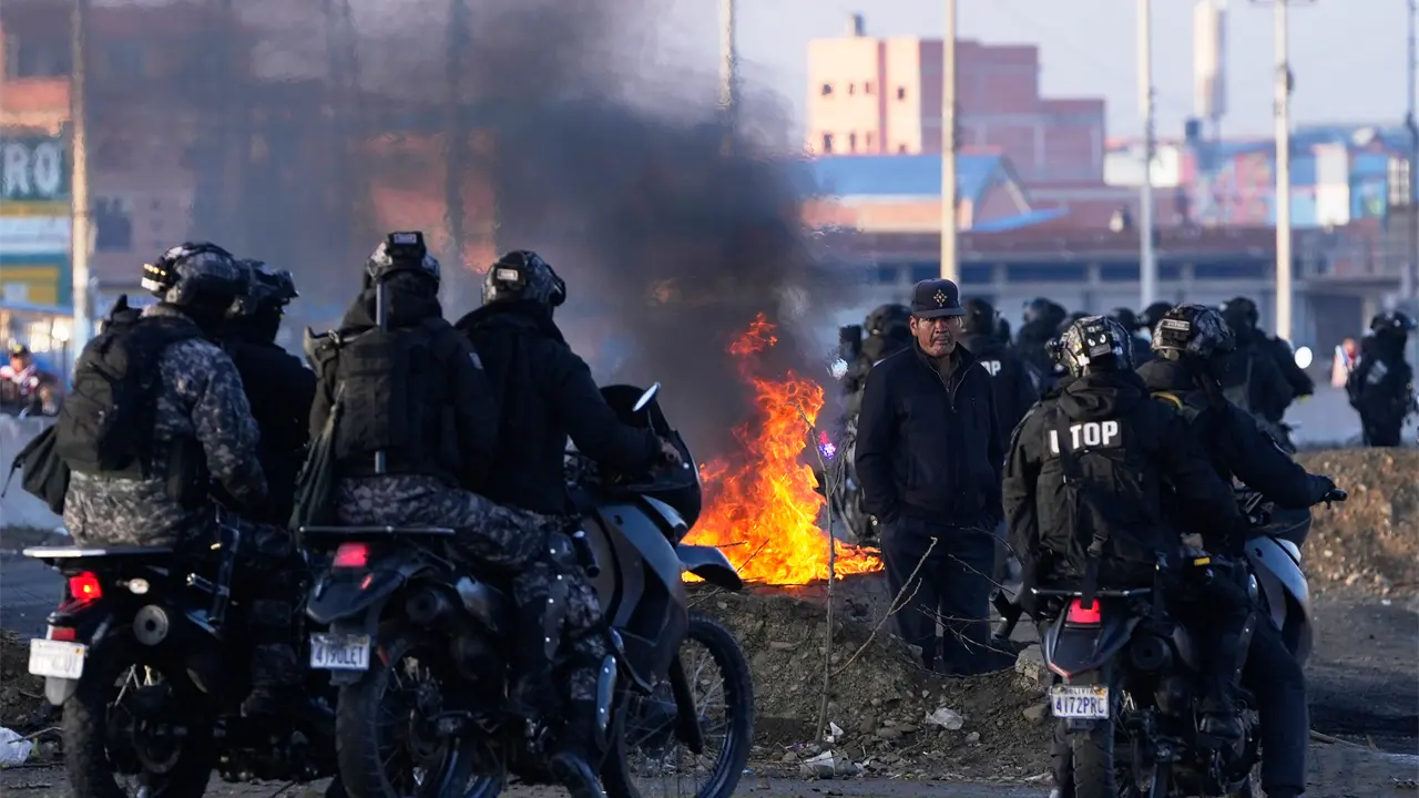 Rodrigo Paz reduce salario a ministros para frenar protestas en Bolivia
