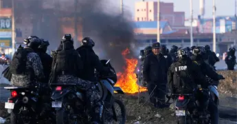 Rodrigo Paz reduce salario a ministros para frenar protestas en Bolivia