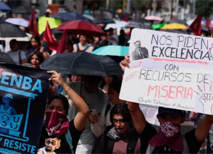 SEP responde a protestas del IPN y propone mesa de diálogo SEP responde a protestas del IPN y propone mesa de diálogo