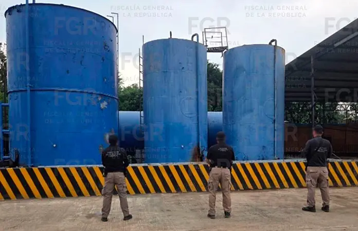Aseguran un centro de "huachicol" en Veracruz