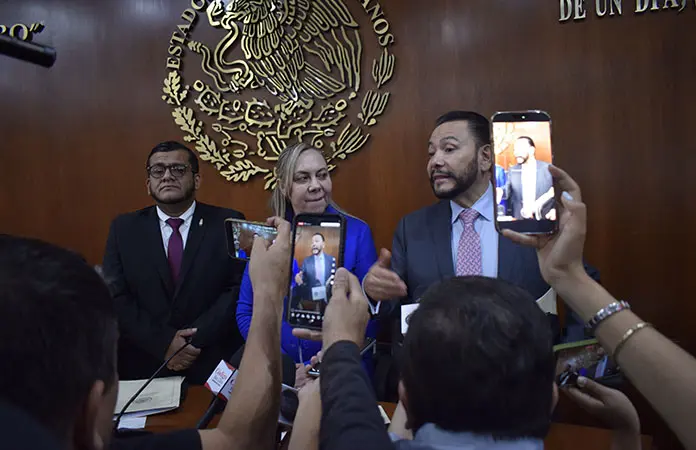 Insiste Serrano en distanciarse de ley represiva