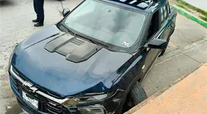 Joven agarra camioneta de su patr&oacute;n y la destruye
