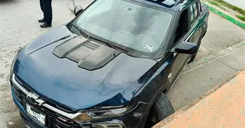 Joven agarra camioneta de su patr&oacute;n y la destruye