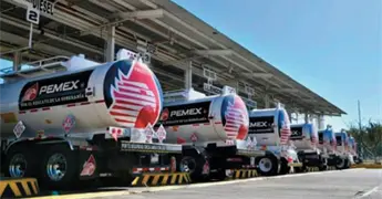 Pemex anuncia inversi&oacute;n de 93 mil mdp en industria petroqu&iacute;mica