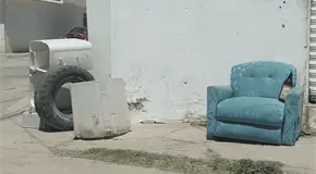 Retiran de calles 70 toneladas de muebles, electr&oacute;nicos, llantas...