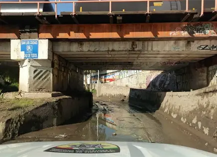 Sigue cierre en desnivel Oth&oacute;n y encharcamientos en otras v&iacute;as
