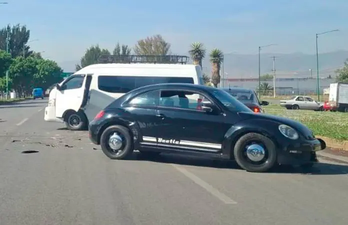 Choque múltiple en la carr. 57 solo deja daños