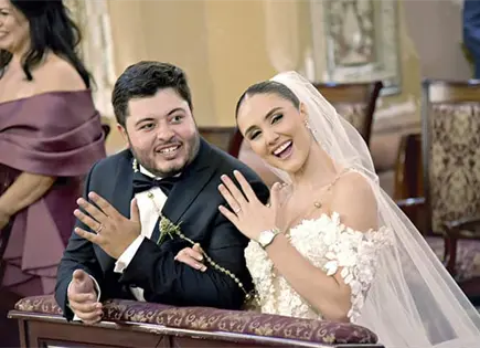 ¡VIVAN LOS NOVIOS! ¡VIVAN LOS NOVIOS!