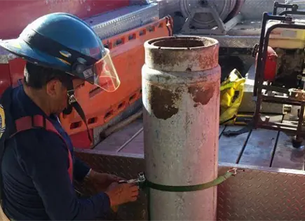 Controlan bomberos dos fugas de gas Controlan bomberos dos fugas de gas