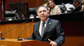 Inzunza pide licencia, pero solo por 22 horas