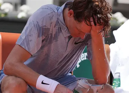 Jannik Sinner cae en Roland Garros tras problemas de salud