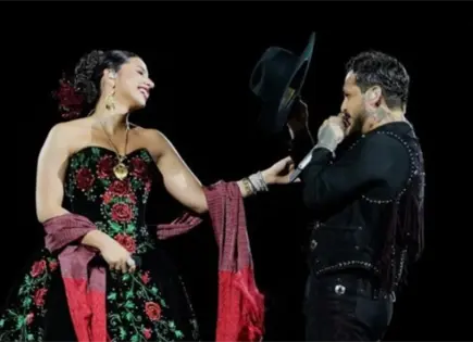 &Aacute;ngela Aguilar aparece con Christian Nodal en La M&eacute;xico
