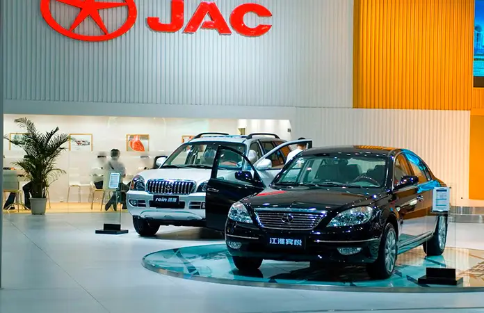 Crédito de autos, en 75.5% de compras