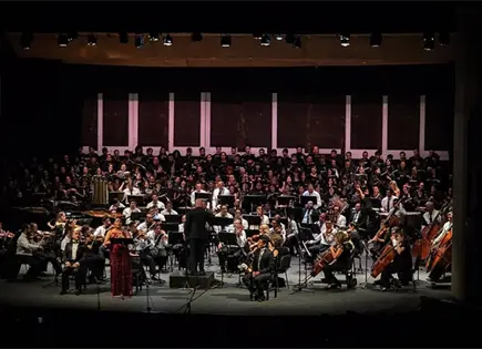 CARMINA BURANA SE PRESENTÓ EN EL TEATRO DE LA PAZ CARMINA BURANA SE PRESENTÓ EN EL TEATRO DE LA PAZ
