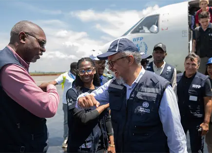 Director de la OMS visita Bunia ante brote de ébola en Congo Director de la OMS visita Bunia ante brote de ébola en Congo