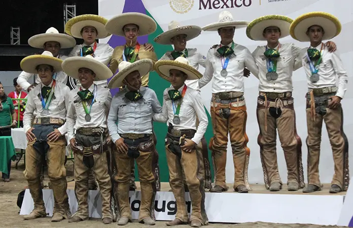 San Luis conquista 6 preseas en charrería
