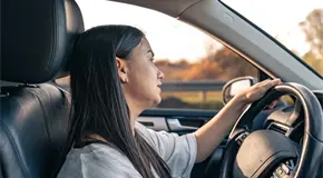 Las mujeres enfrentan mayor riesgo en accidentes automovilísticos