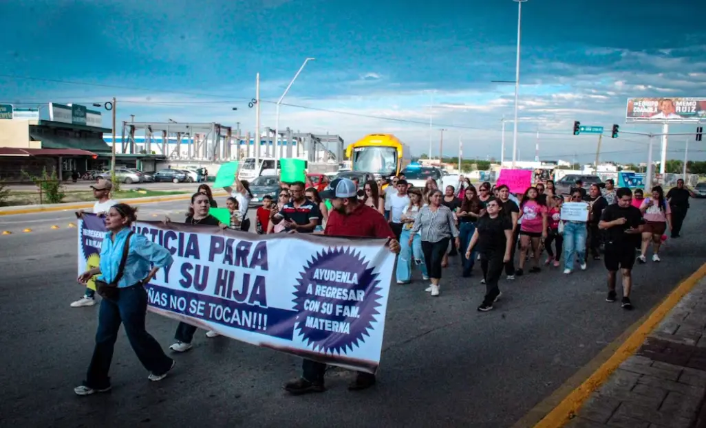 Madre exige justicia por presunto abuso de su hija en Coahuila