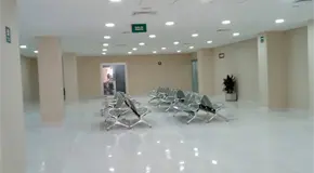Paciente, a punto de golpear a m&eacute;dico