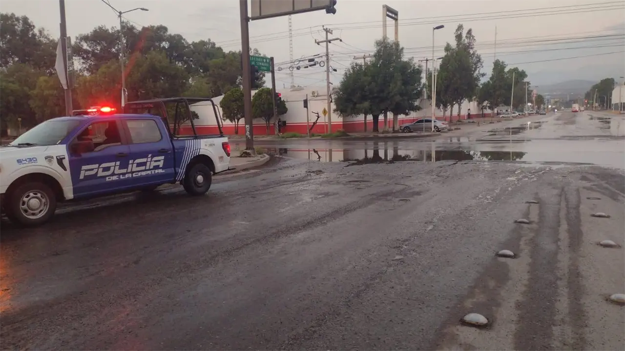 Lluvias provocan cierres viales en tres puntos de la capital