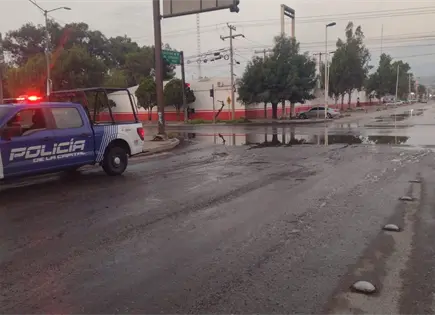 Lluvias provocan cierres viales en tres puntos de la capital Lluvias provocan cierres viales en tres puntos de la capital