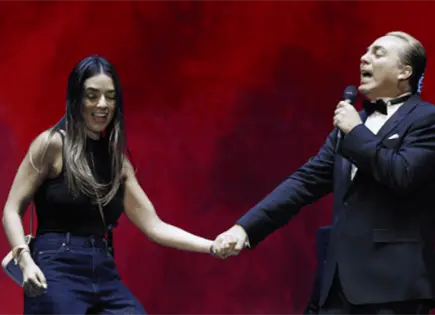 Novia de Cristian Castro es fan que conoci&oacute; en Feria de San Marcos