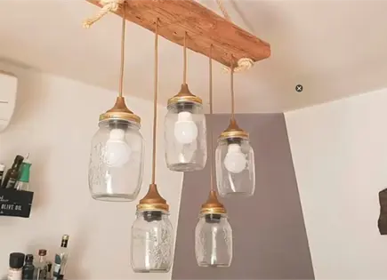 Reciclaje creativo convierte frascos en l&aacute;mparas de lujo en M&eacute;xico