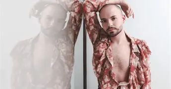 Hijo de C&eacute;sar Bono enfrenta rechazo laboral por ser homosexual