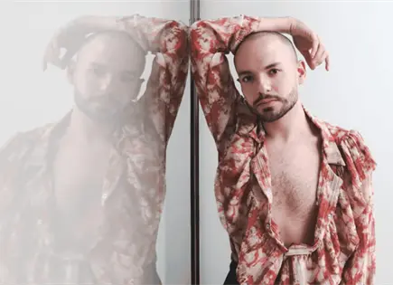 Hijo de C&eacute;sar Bono enfrenta rechazo laboral por ser homosexual
