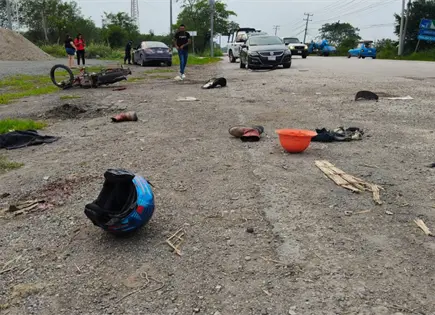 Muere hombre en choque frontal; su hijo est&aacute; grave