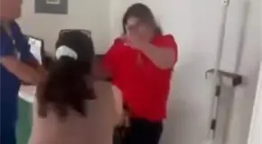 Video: Captan pelea entre usuaria y empleada en IMSS-SLP