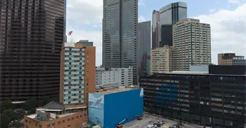 Artista Wyland demanda a FIFA por pintar sobre mural en Dallas