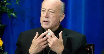 Cardenal McElroy destituye a exorcista por comentarios sobre ovnis
