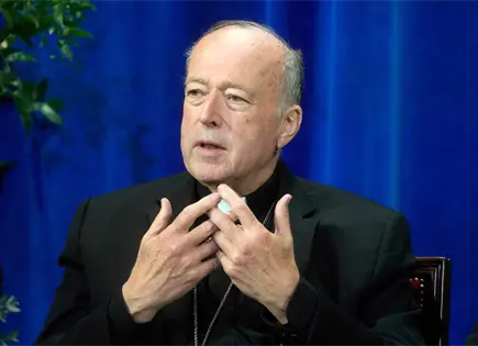Cardenal McElroy destituye a exorcista por comentarios sobre ovnis