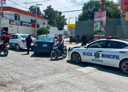 Chocan auto y taxi en c&eacute;ntrico crucero