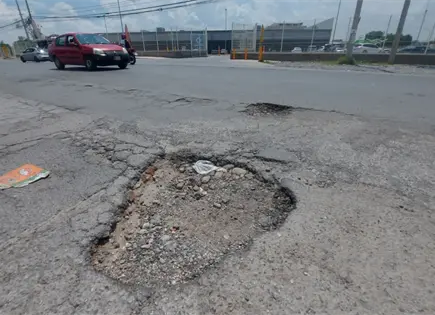 Incumplen gobiernos con rehabilitaci&oacute;n de calle Arenal