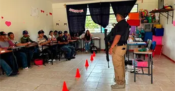 Ofrecen foro de vialidad a alumnos