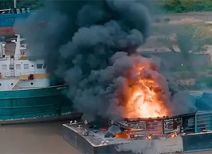Cuatro muertos tras explosi&oacute;n en un astillero