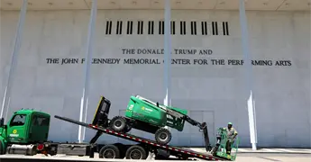 Kennedy Center inicia retiro del nombre Donald Trump tras orden judicial