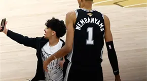 NBA proh&iacute;be acceso de por vida a dos fans