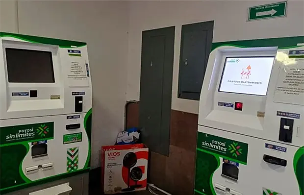 Queda ac&eacute;falo y sumido en el caos, el Registro Civil