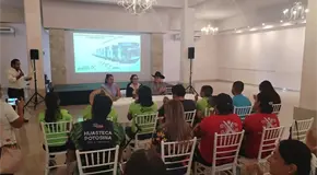 Transporte tur&iacute;stico deber&aacute; traer placas estatales: SCT