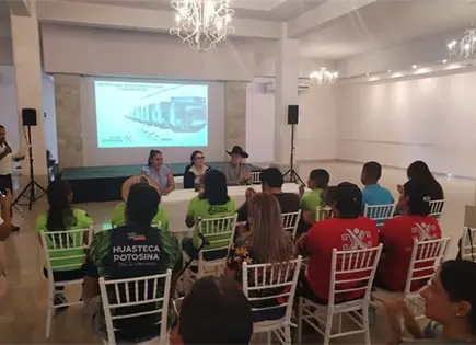 Transporte turístico deberá traer placas estatales: SCT