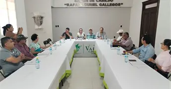 Educar&aacute;n a turistas que visitan parajes