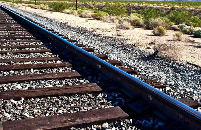 Invalida SCJN cobro de instalación de vías férreas