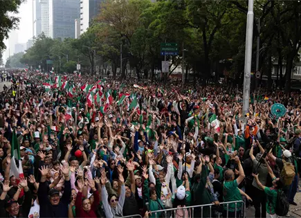 México rompe Récord Guinness con Ola Más Grande del Mundo (fotos) México rompe Récord Guinness con Ola Más Grande del Mundo (fotos)