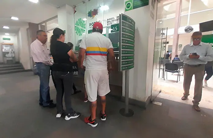 Sufren calvario usuarios del Registro Civil estatal